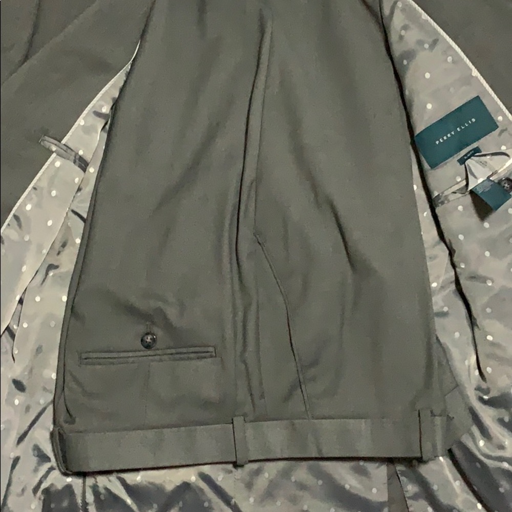 Perry Ellis Gray Suit (42R) - Picture 4 of 5